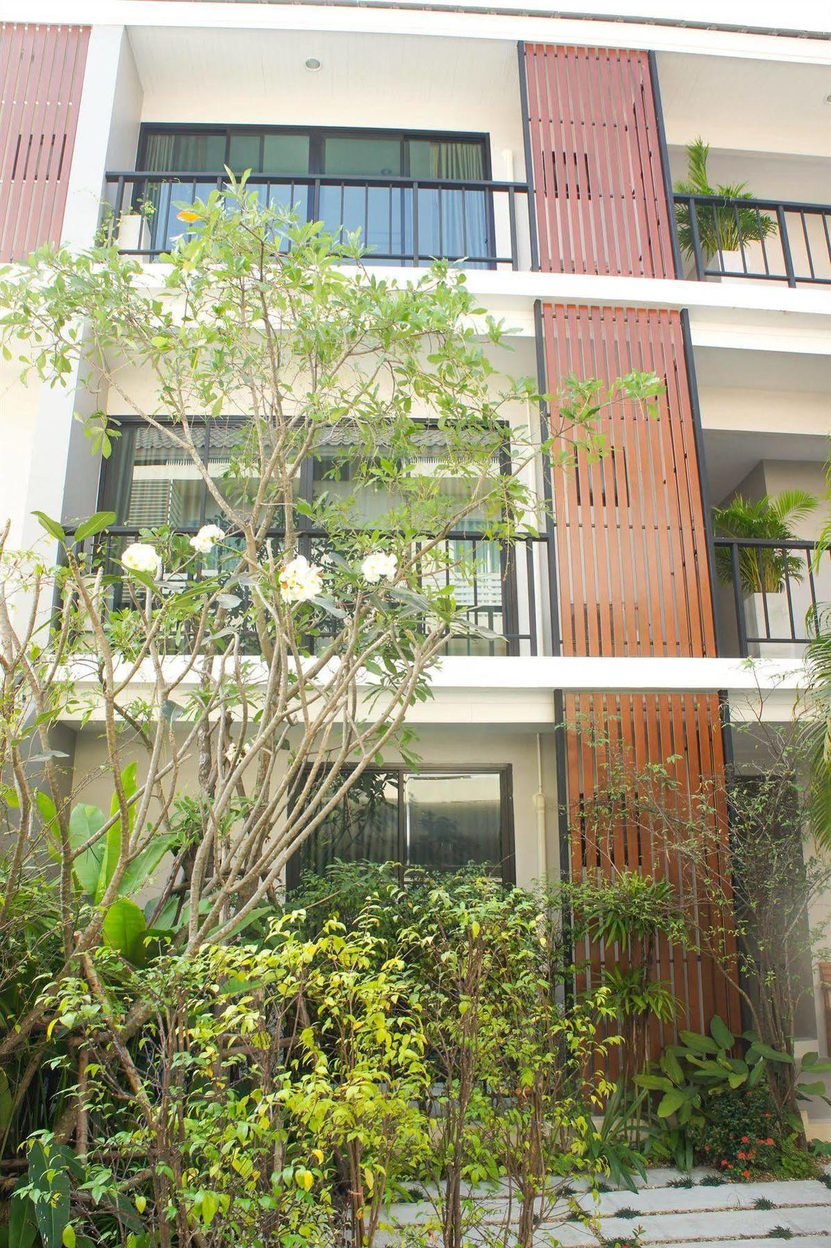 Chaba Place HHQ Exterior photo