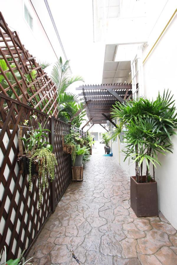 Chaba Place HHQ Exterior photo